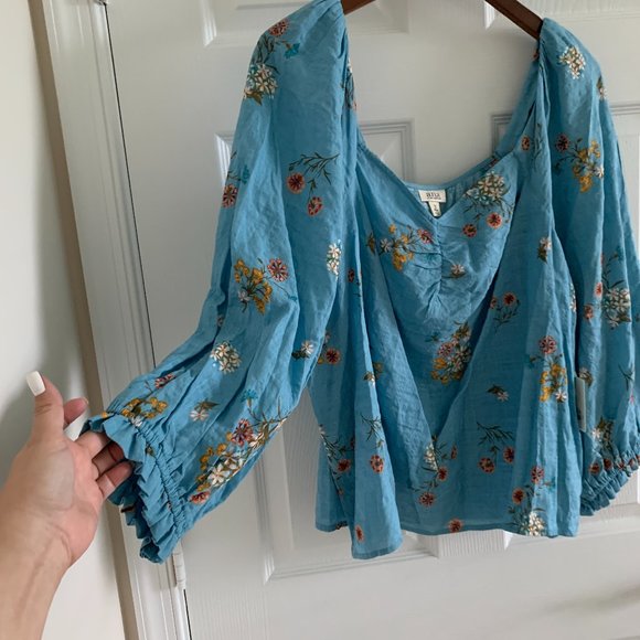 NWT a.n.a Women's Plus Top Blouse, Size 2X - Picture 3 of 12